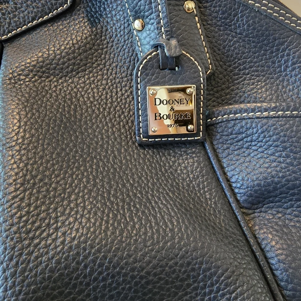 Dooney & Bourke Odine in Marine Bag/purse On Major Sale!🔥 - Picture 4 of 16